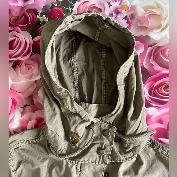 - Levi's Women's Cotton Hooded Anorak Jacket - Picture 5 of 14